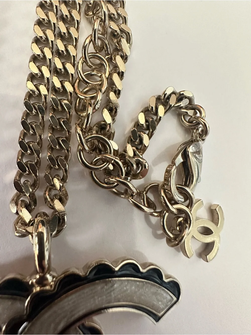 CHANEL 24B Oversized CC Glitter Enamel Pendant Chain Necklace Gold Tone Black